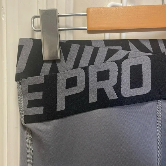 Nike Pro - Athletic Leggings - Grey / Black - XS - Picture 5 of 13